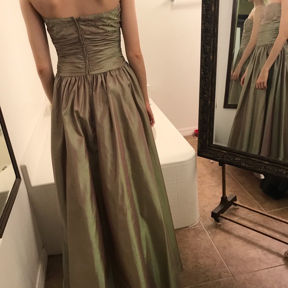 Scott McClintock
Bronze/Sage embroidered strapless - Picture 6 of 8